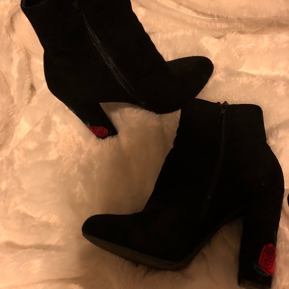 rose booties